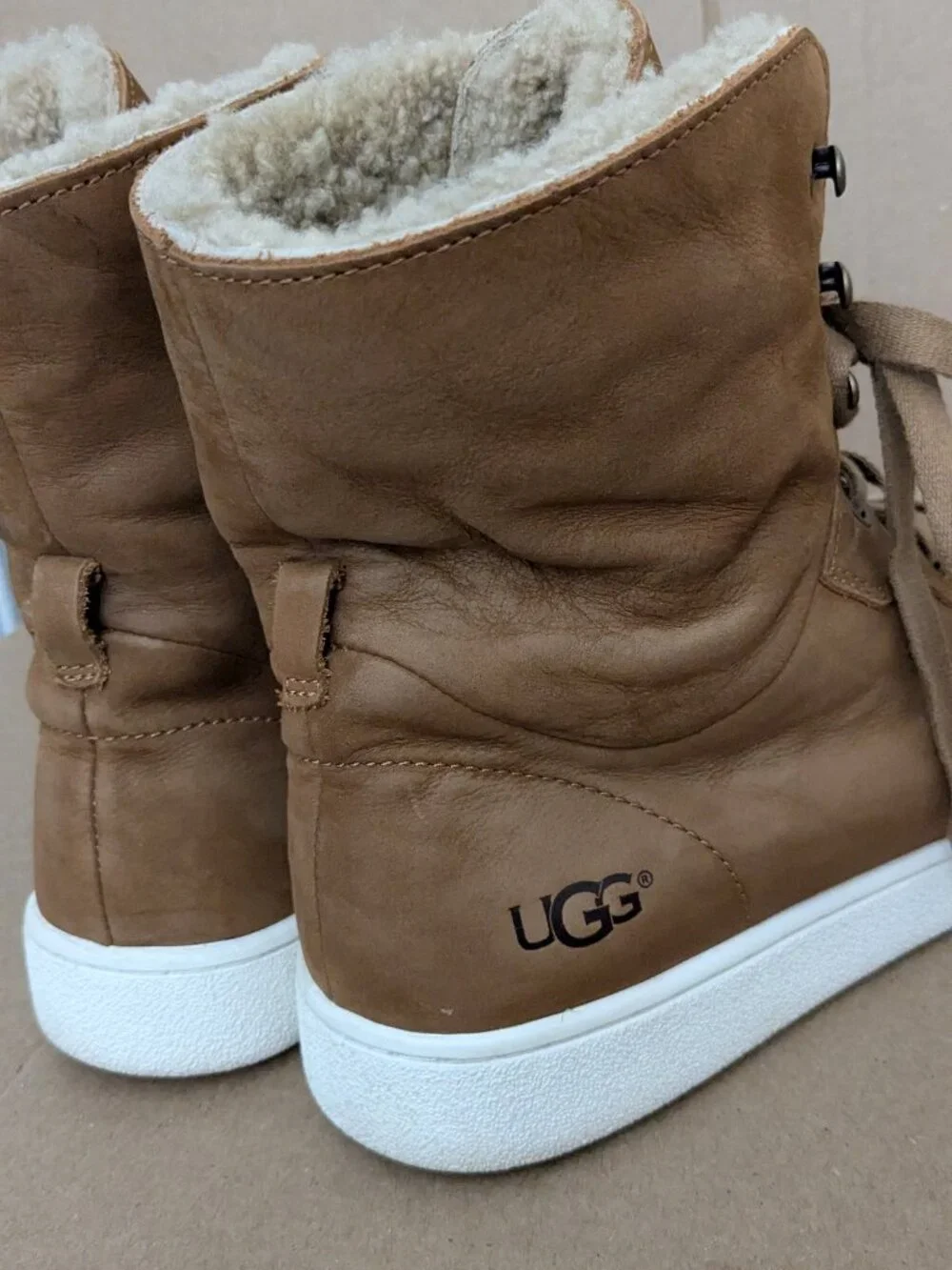 UGG STARLYN FAWN SHEEPSKIN SNEAKER HIGH TOP ANKLE BOOTS SIZE 10 BROWN